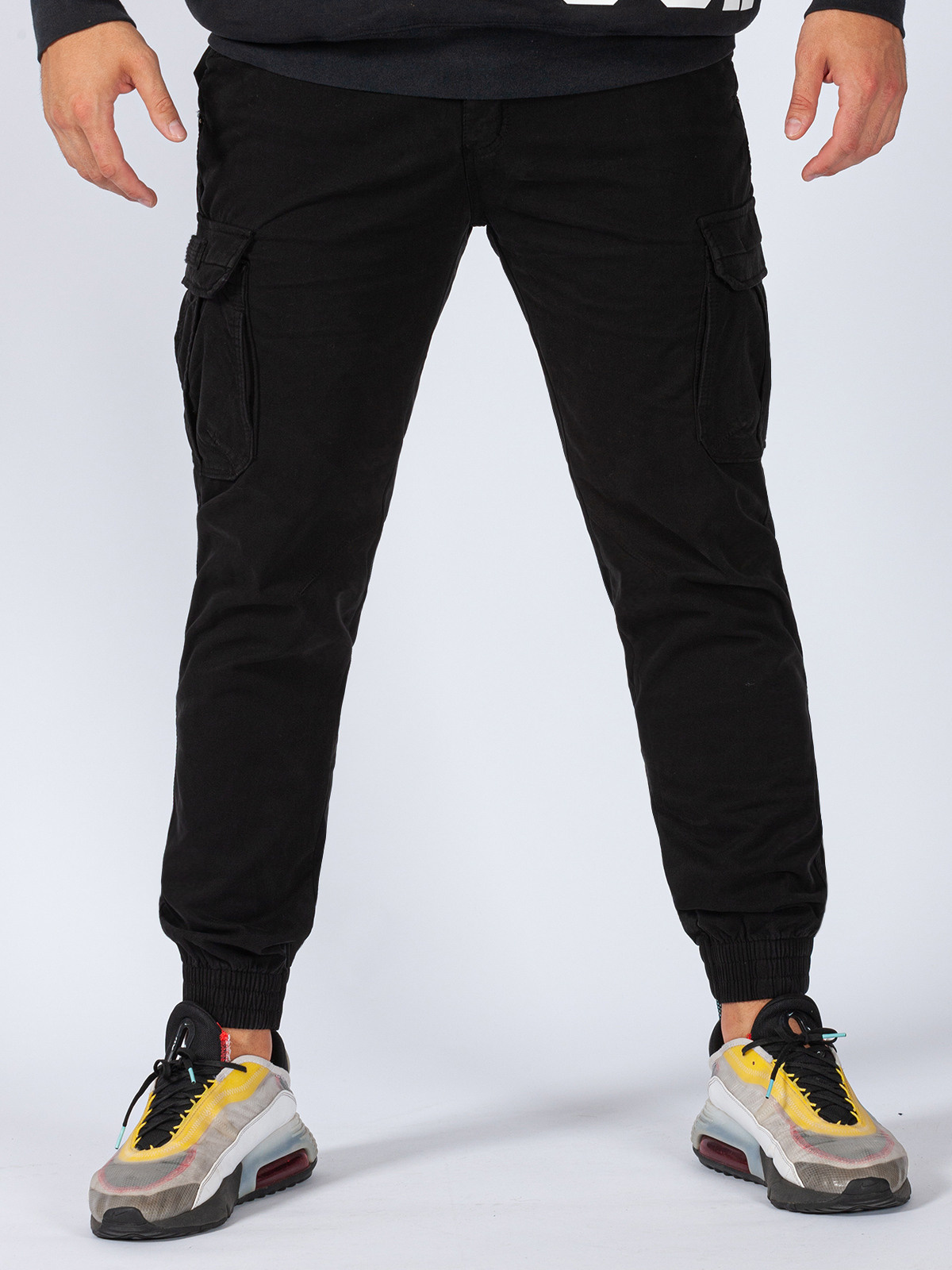 Фотосъёмка брюк на модели. Сборные фотосъёмки в Москве. фотосессии одежды.фотограф