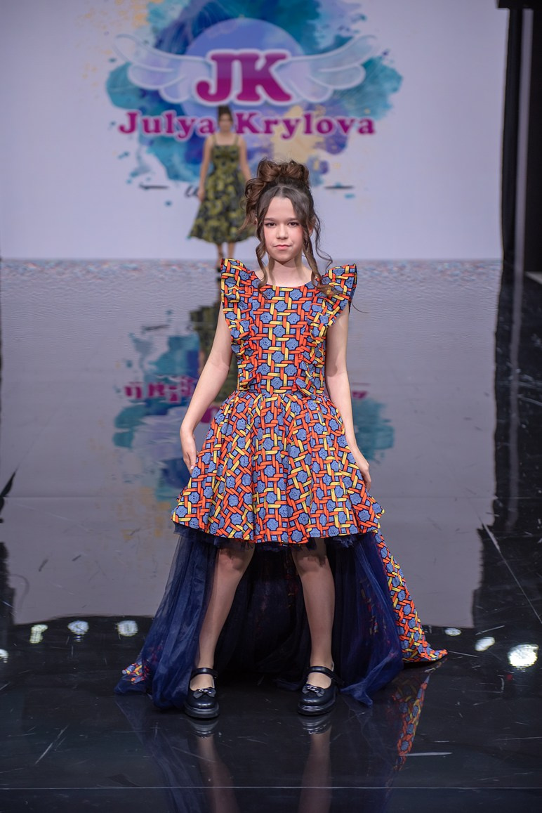 SochiFashionWeek2024 дизайнер Юлия Крылова. Семейный и коммерческий фотограф в Сочи Александр Бодунов