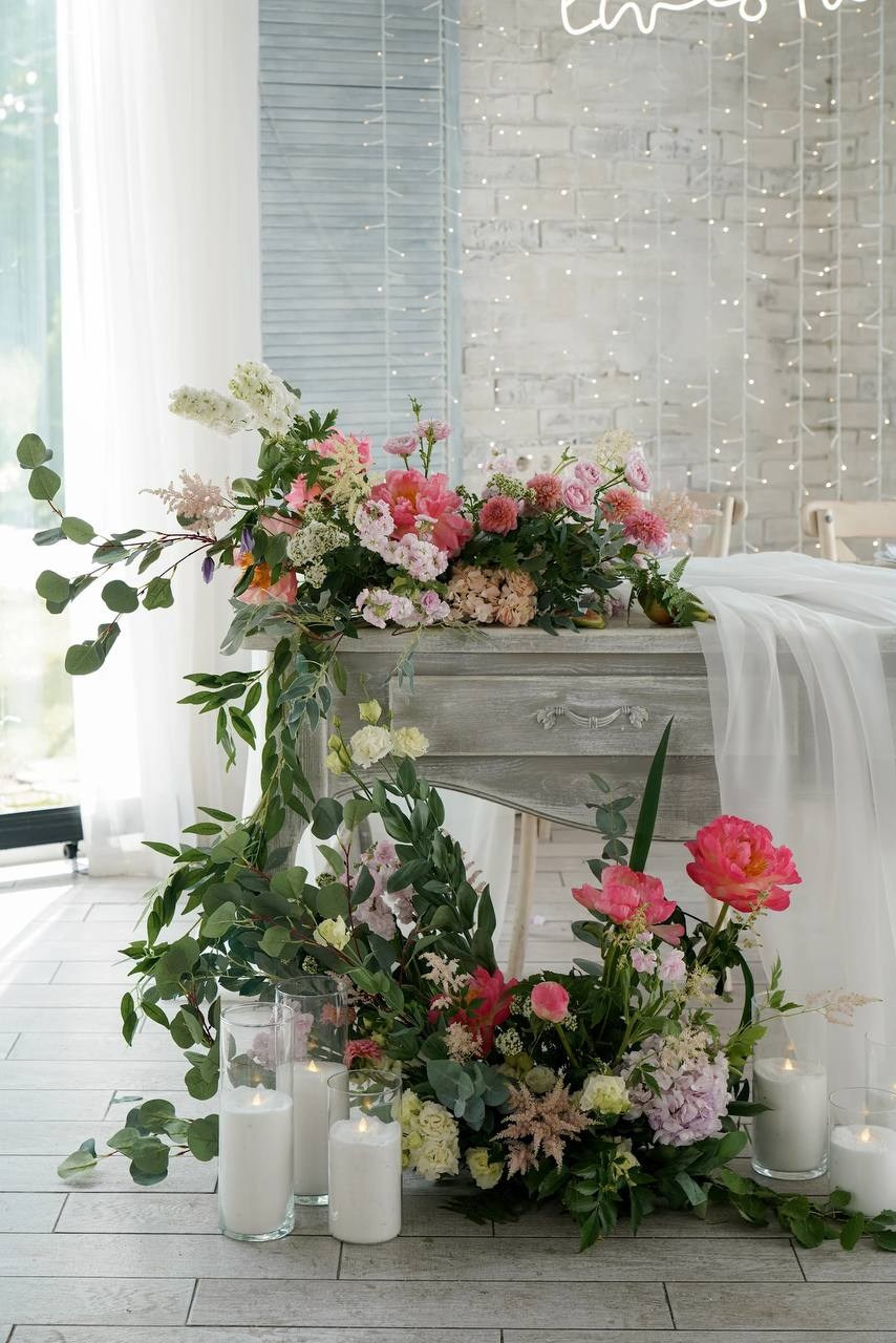 Яркий декор с использованием фруктов и овощей. Подрядчики и друзья сети свадебных площадок House for wedding