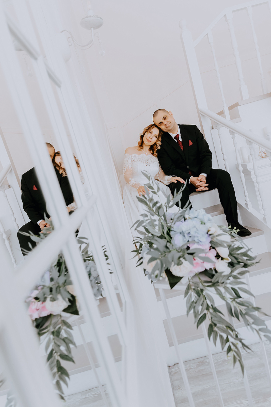 Свадебная фотосессия в светлой фотостудии Кемерово