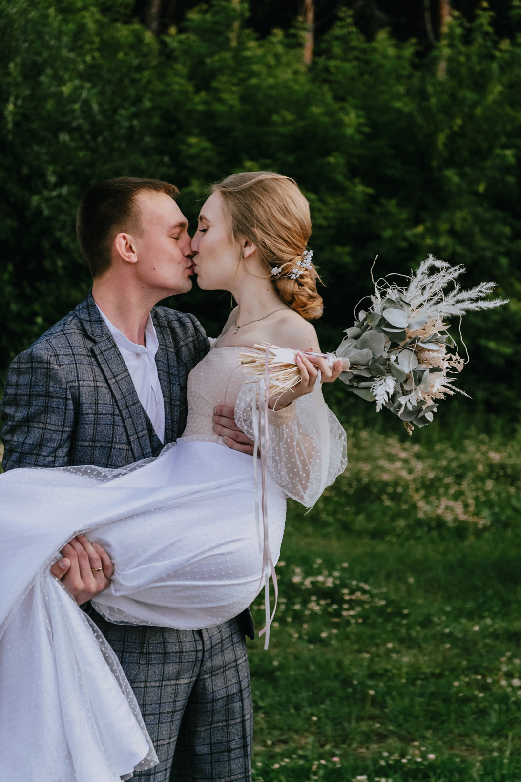 Свадебная фотосъёмка в Рудничном загсе Кемерово