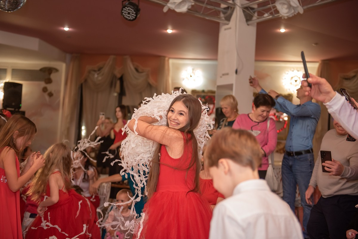 Выпускной в детской школе моделей HAPPYkids 2024. Семейный и коммерческий фотограф в Сочи Александр Бодунов