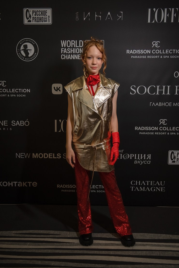 SochiFashionWeek2024 дизайнер Анохина Светлана. Семейный и коммерческий фотограф в Сочи Александр Бодунов