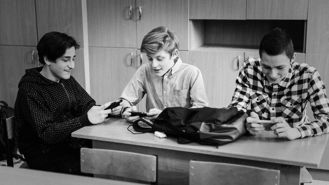 Фоторепортаж со школьного урока 4-го класса. Репортажный фотограф Борис Геер