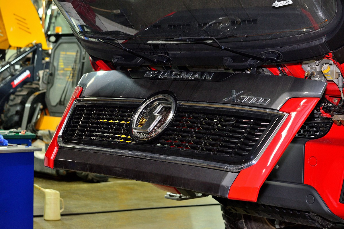 Центр технического обслуживания. Фотограф Сергей Сергеев