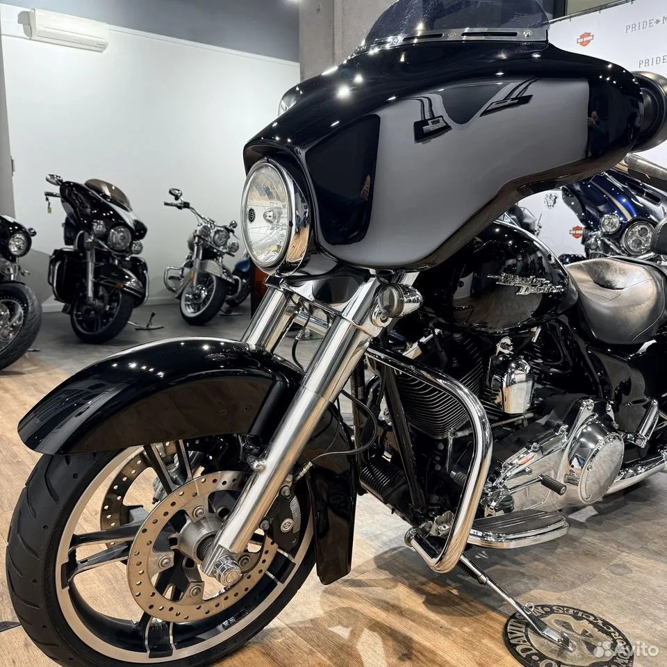 2010 Street Glidе 96 АВS Vivid Black Еnfоrсеr. Hello Davidson, Москва. Только хорошие мотоциклы…