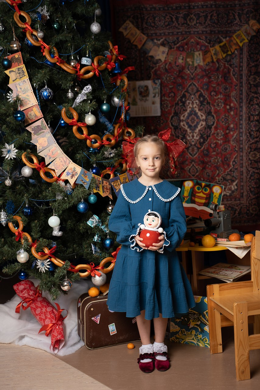 Елка, кассеты и мандаринки. Фотограф Мария Ковкова