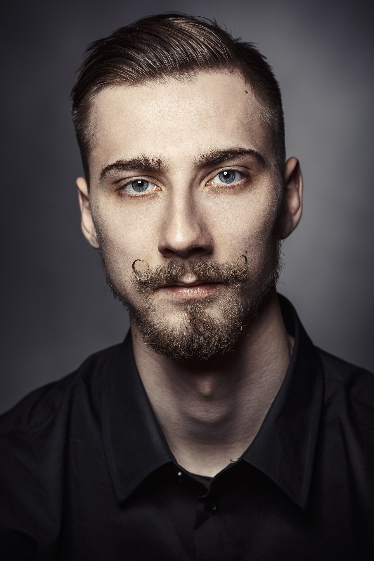 Студийный мужской портрет в Новокузнецке, Кемерово, Новосибирске