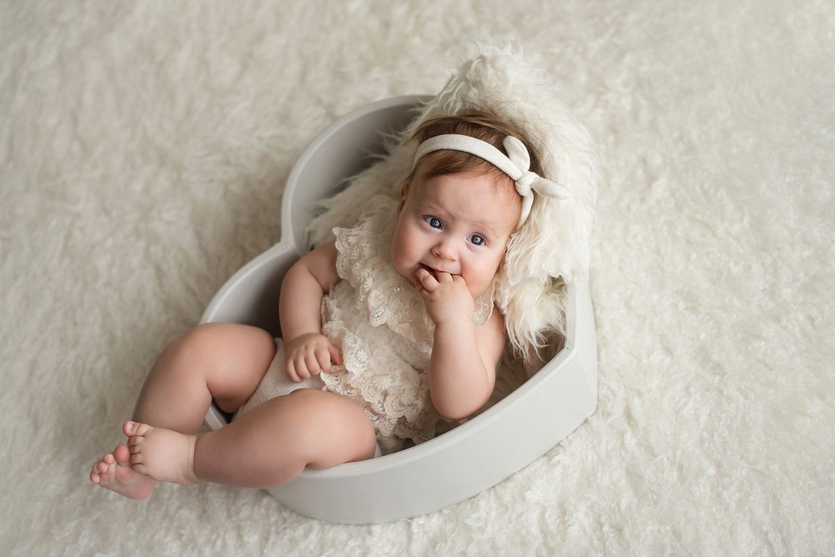 Аделина 7 месяцев. Фотограф новорожденных Елена Панова