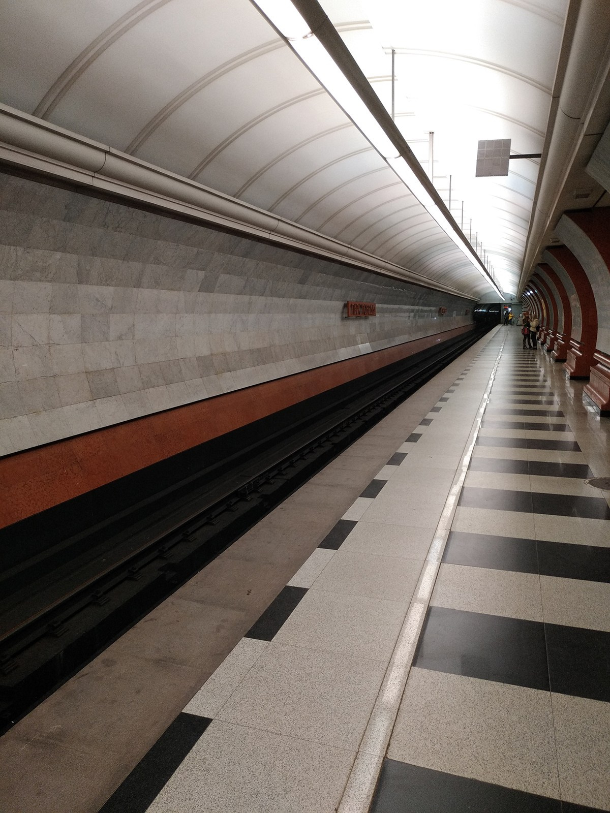 Метро Москвы. Монохромный фотограф