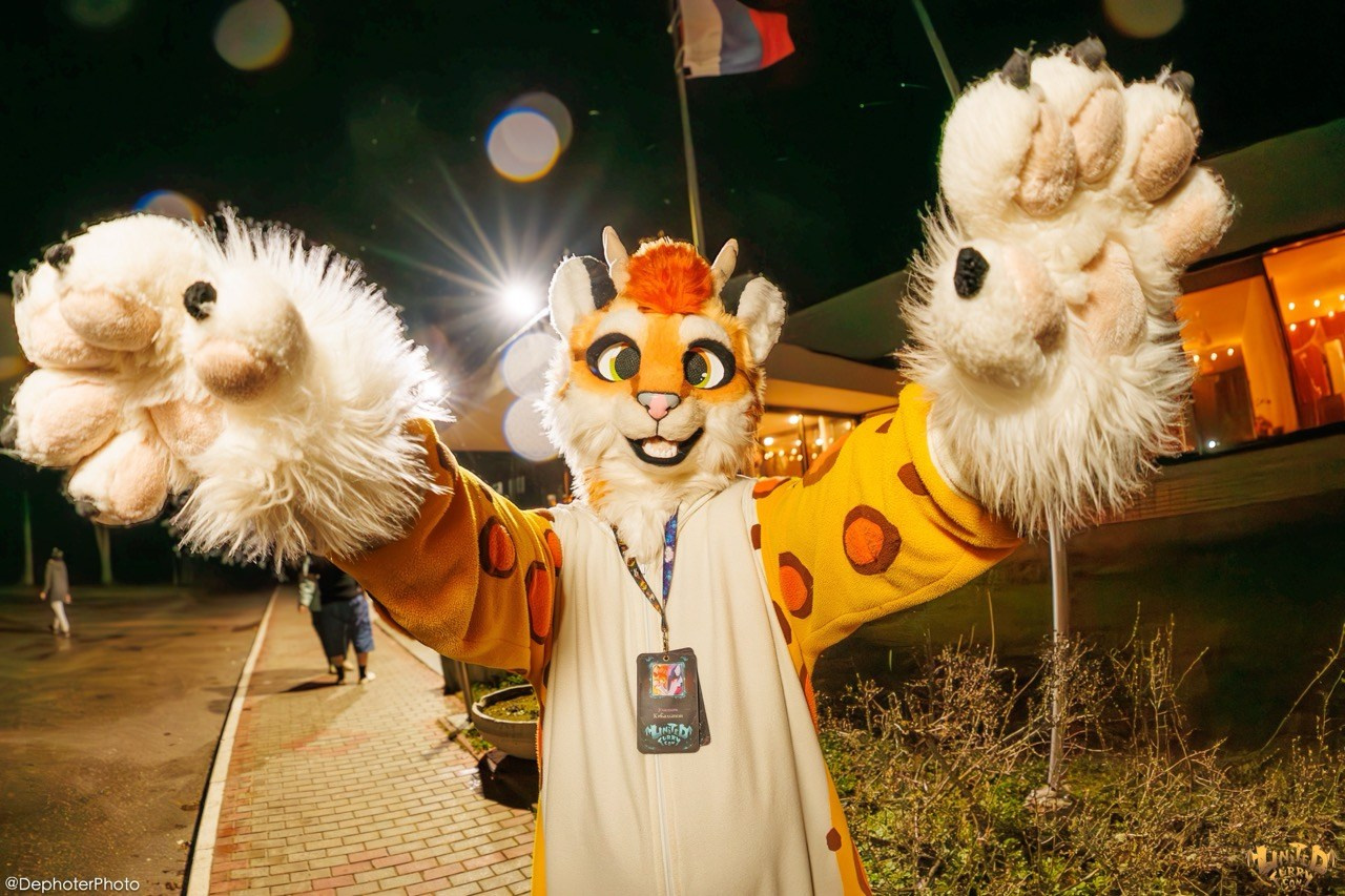 United Furry Convention 2026. Различные мероприятия и просто фотографии людей