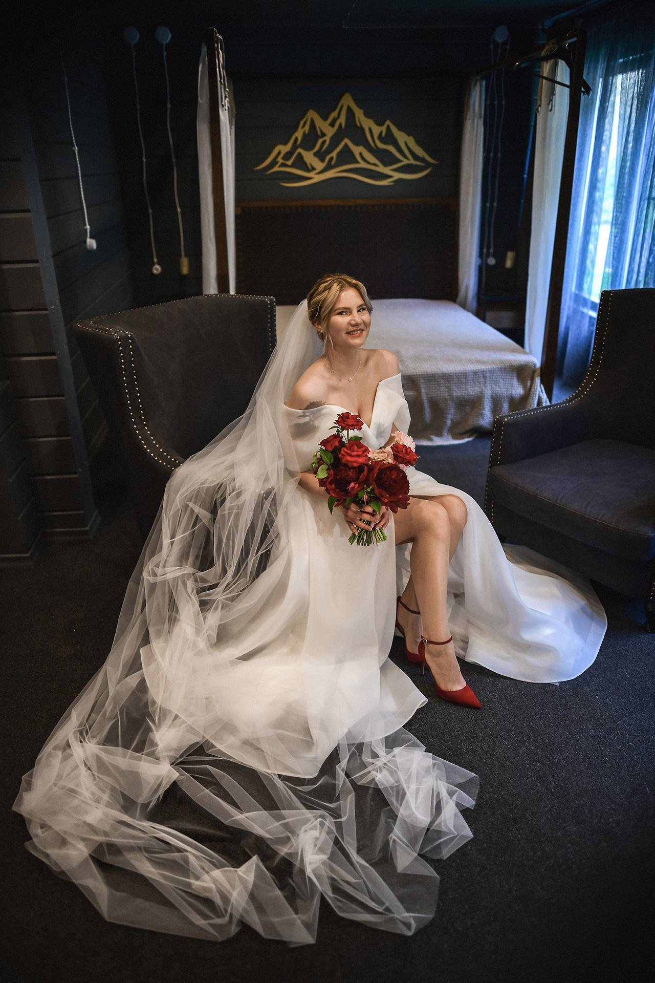 🏡 Роман и Мария — классическая свадьба в "Соснах" | Элегантные фото в доме событий под Красноярском. 📸 Свадебный и семейный фотограф в Красноярске Тихомиров Евгений | 17 лет опыта | 800+ свадеб