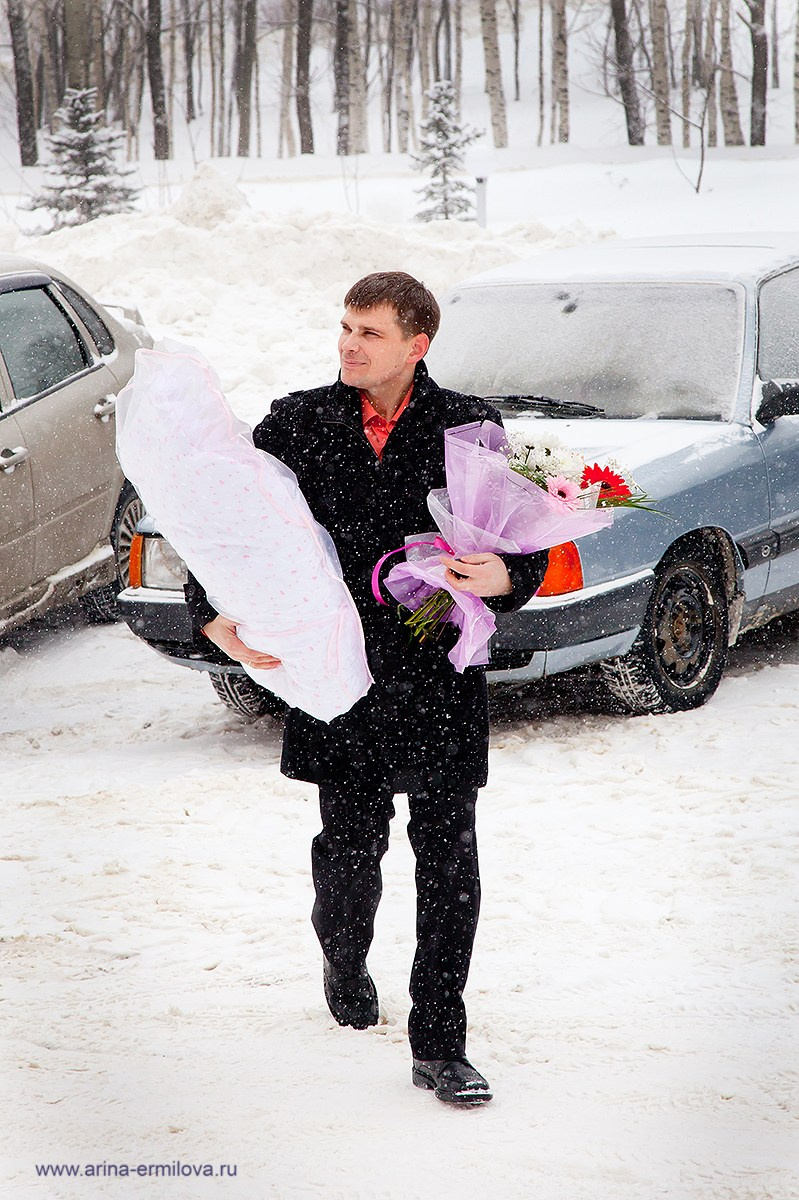 Выписка из роддома. Репортажный, семейный и детский фотограф в Пензе и Заречном Арина Ермилова. Картины барельеф на заказ