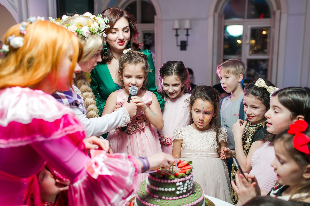 Фотосъемка детского Дня рождения Элизы. Репортажный фотограф Борис Геер