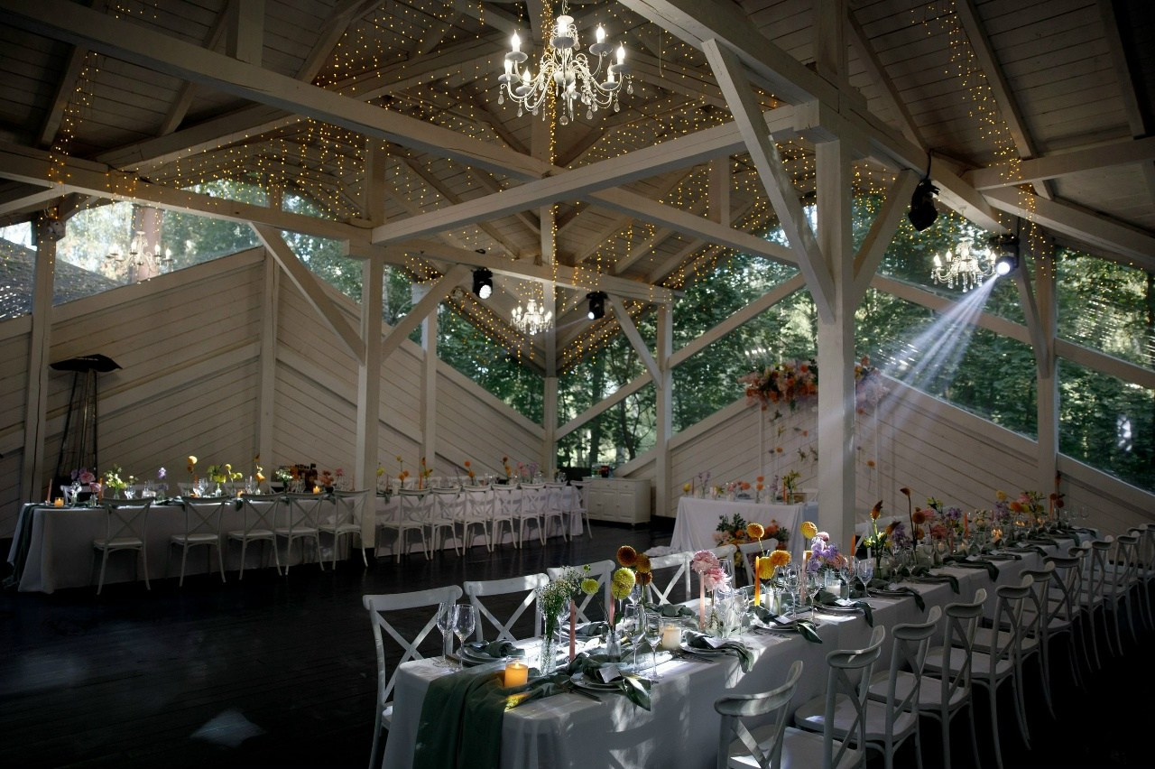 Декор Джуси роуз. Подрядчики и друзья сети свадебных площадок House for wedding