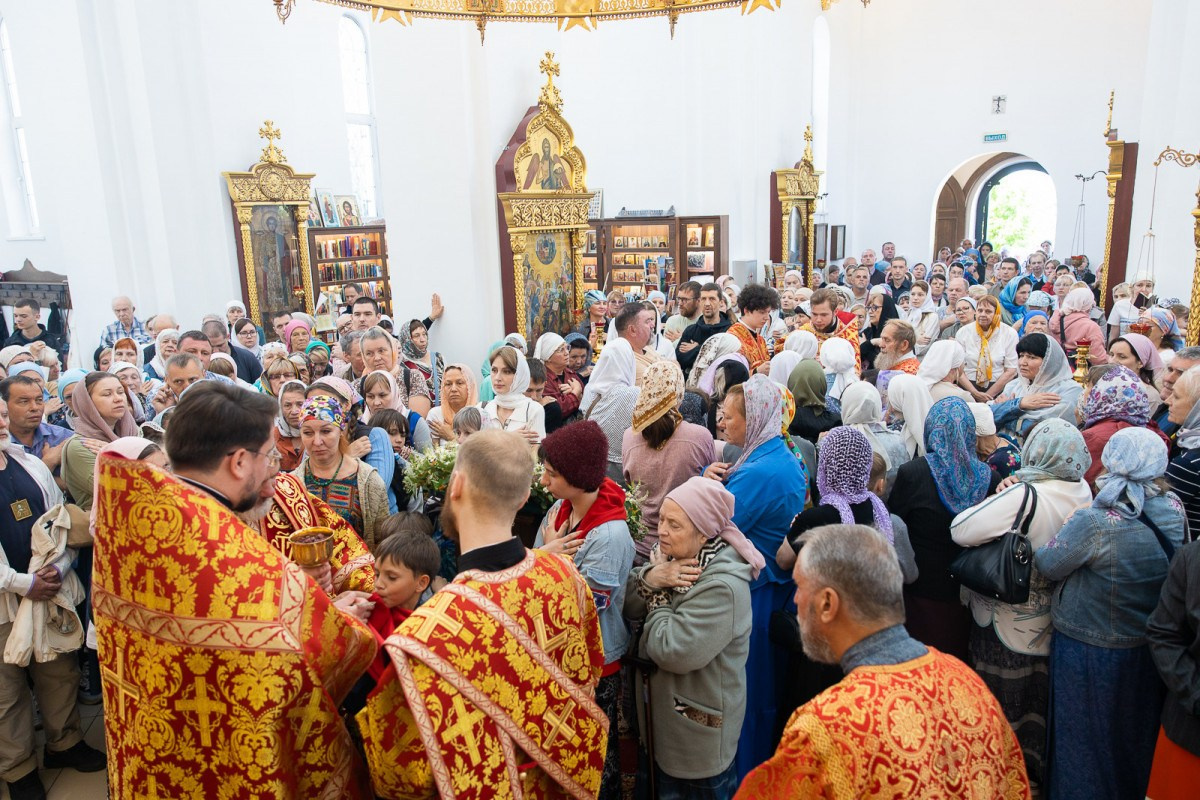 Архиерейское Богослужение в Неделю 4-ю по Пятидесятнице. Саратовское Северо-Западное благочиние