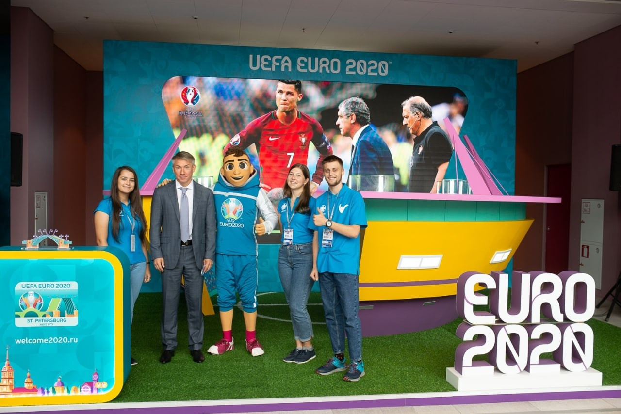 Видео для медиафасадов. Камера смотрит. Видеопроизводство