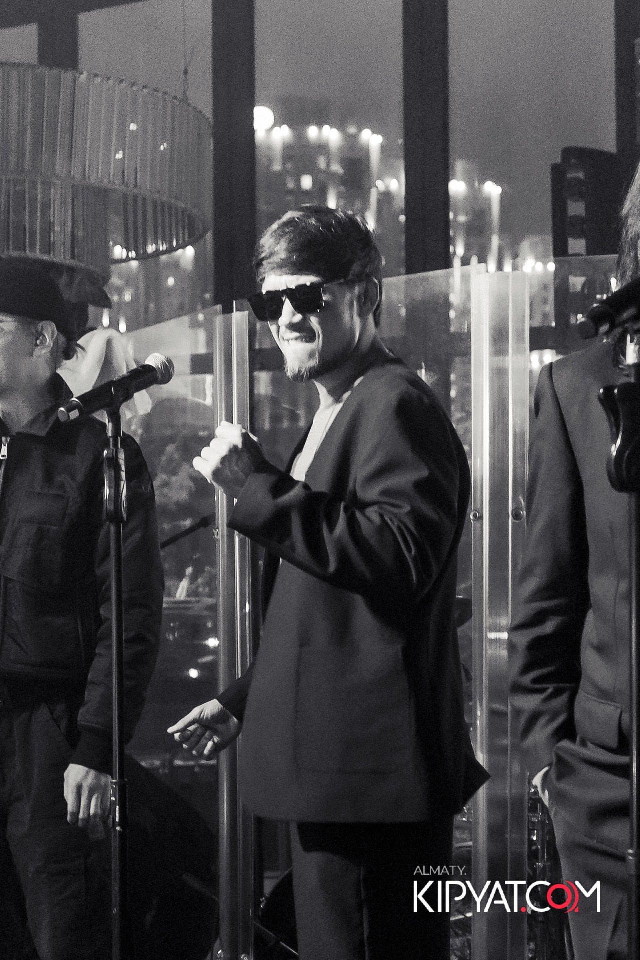 FRIENDS TERRACE & BAR. КИПЯТКОМ АЛМАТЫ!