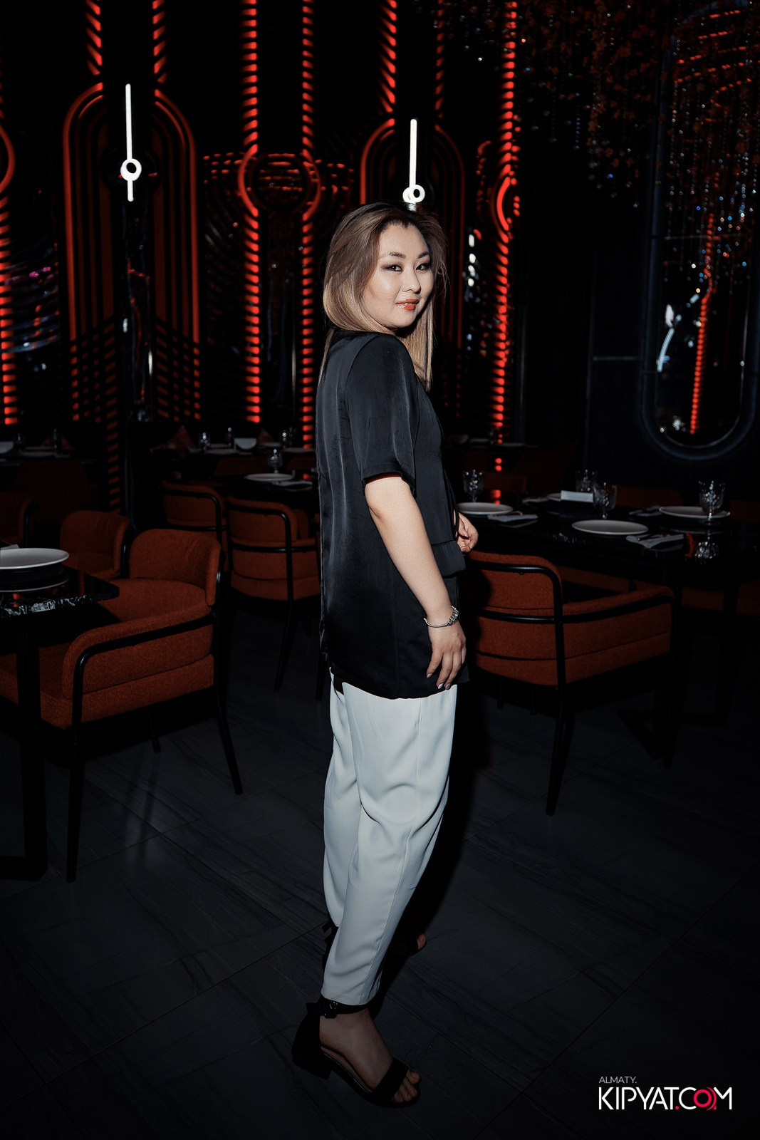 FRIENDS BAR & TERRACE. КИПЯТКОМ АЛМАТЫ!