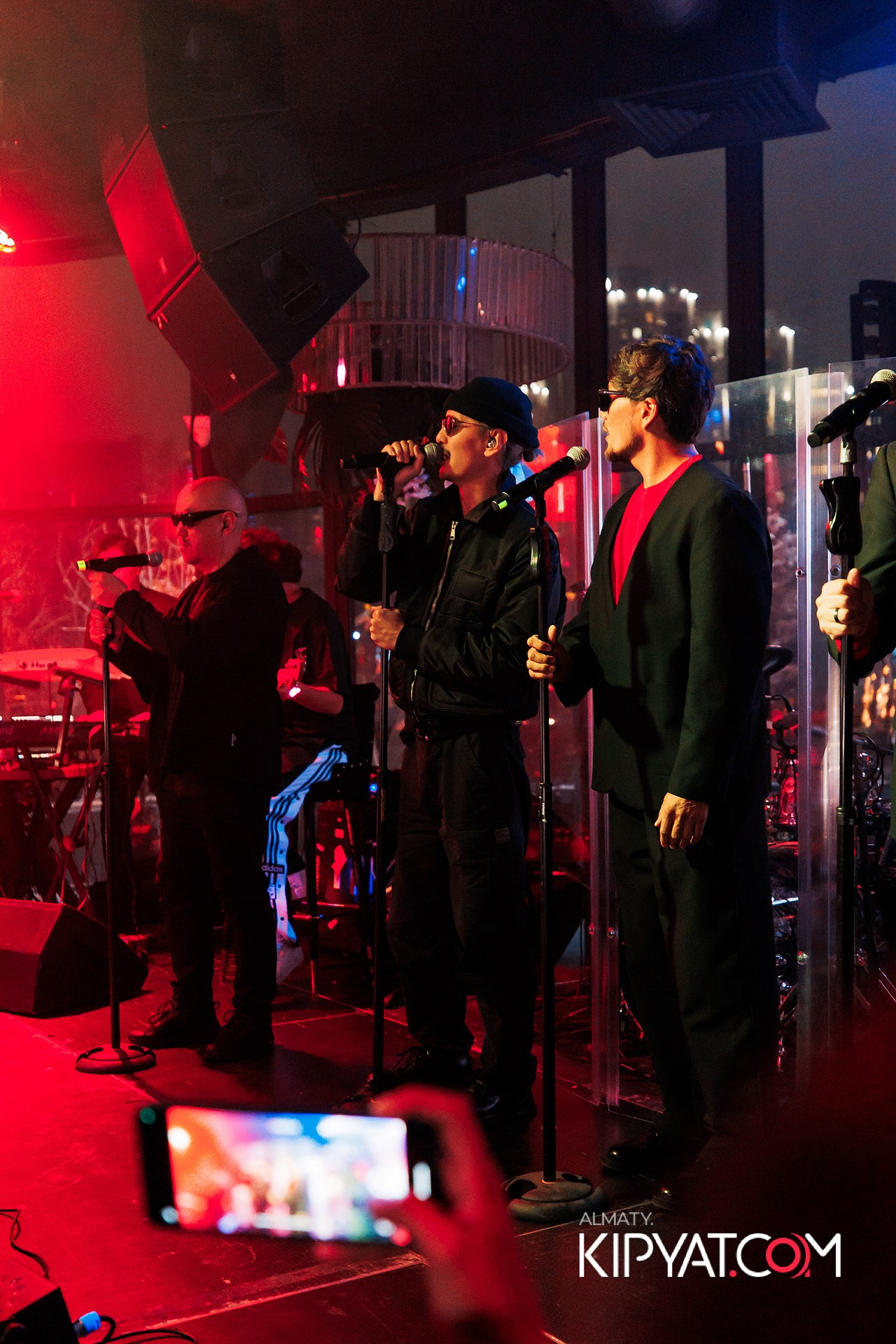 FRIENDS TERRACE & BAR. КИПЯТКОМ АЛМАТЫ!