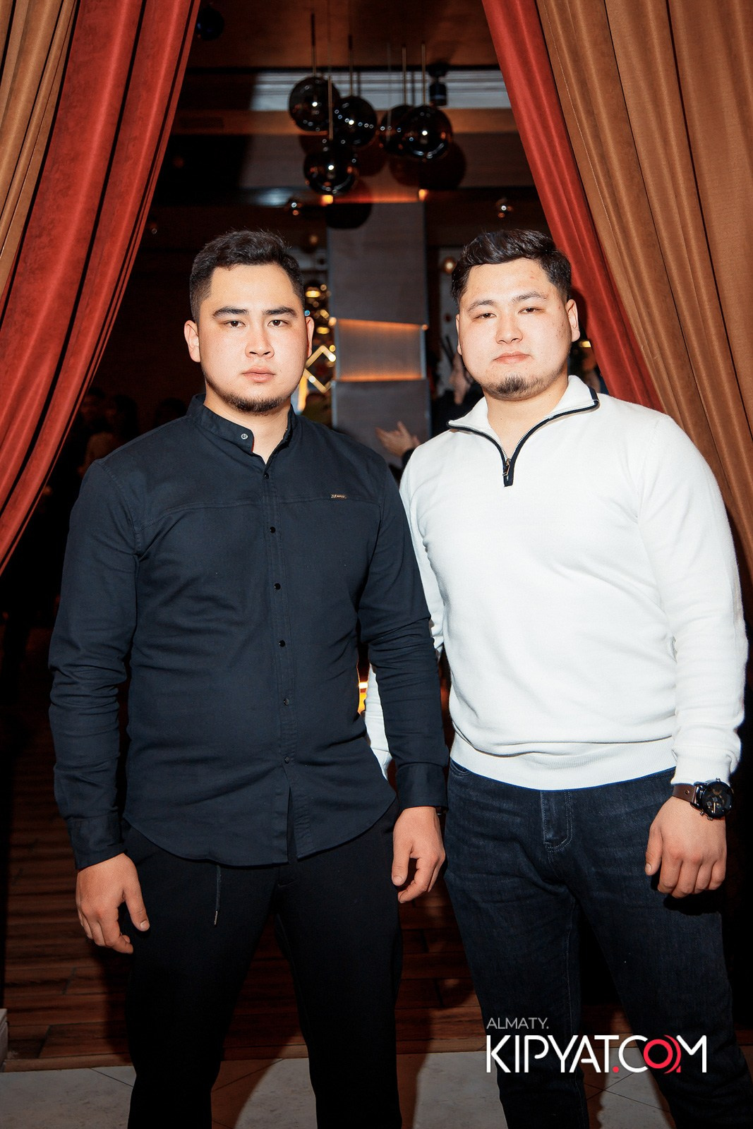 КАФЕ ЖАСМИН НА МОМЫШУЛЫ. КИПЯТКОМ АЛМАТЫ!