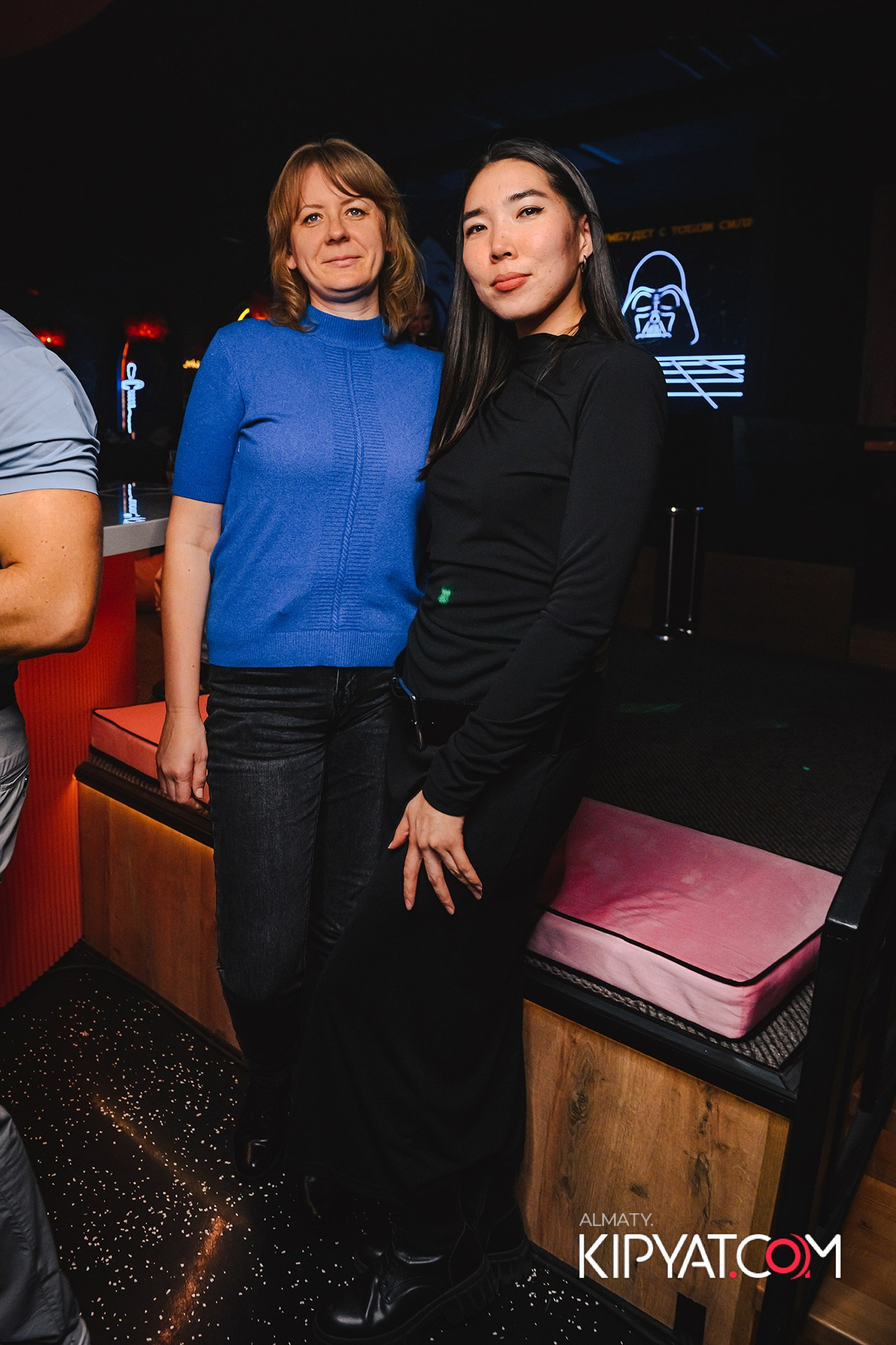 ВЫСТУПЛЕНИЕ ГРУППЫ ВИРУС SANTA BARBARA. КИПЯТКОМ АЛМАТЫ!