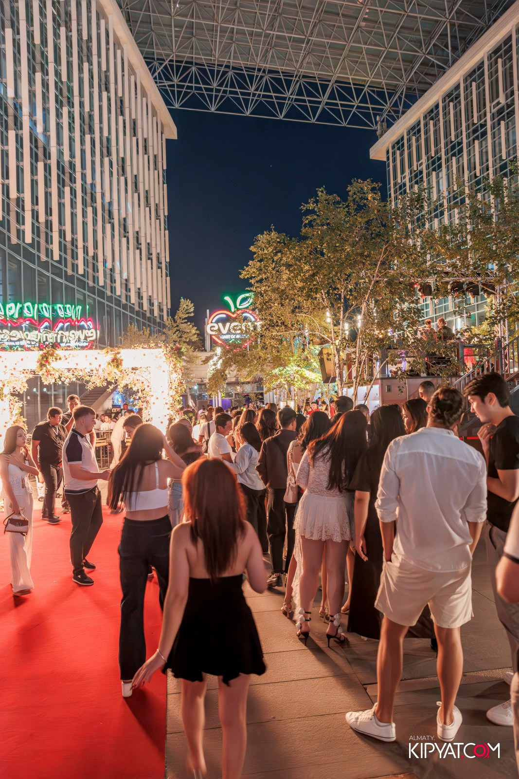 EVENT BAR. КИПЯТКОМ АЛМАТЫ!