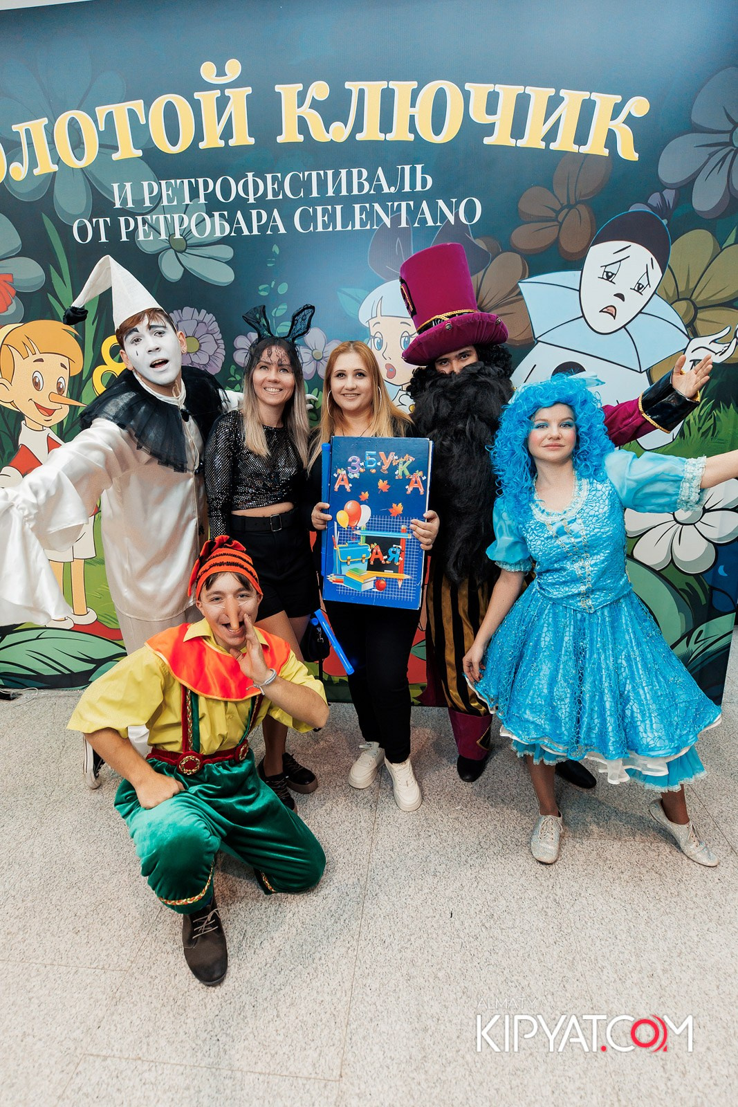 ЗОЛОТОЙ КЛЮЧИК И РЕТРОФЕСТИВАЛЬ ОТ РЕСТОБАРА CELENTANO. КИПЯТКОМ АЛМАТЫ!