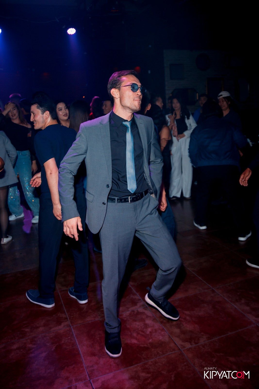 ARAGOSTA ДИСКО-БАР. КИПЯТКОМ АЛМАТЫ!