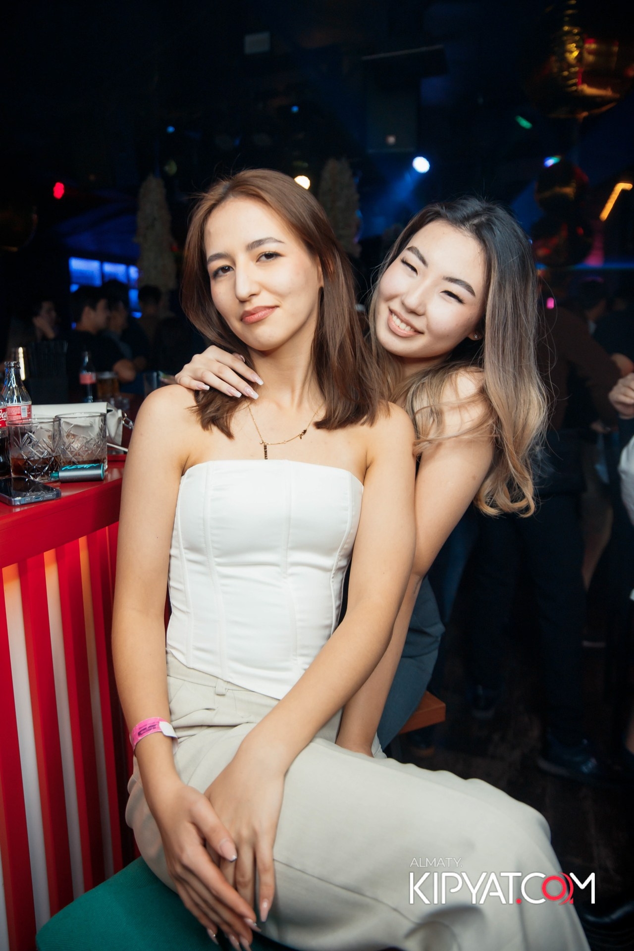 UYAT EMES BAR. КИПЯТКОМ АЛМАТЫ!