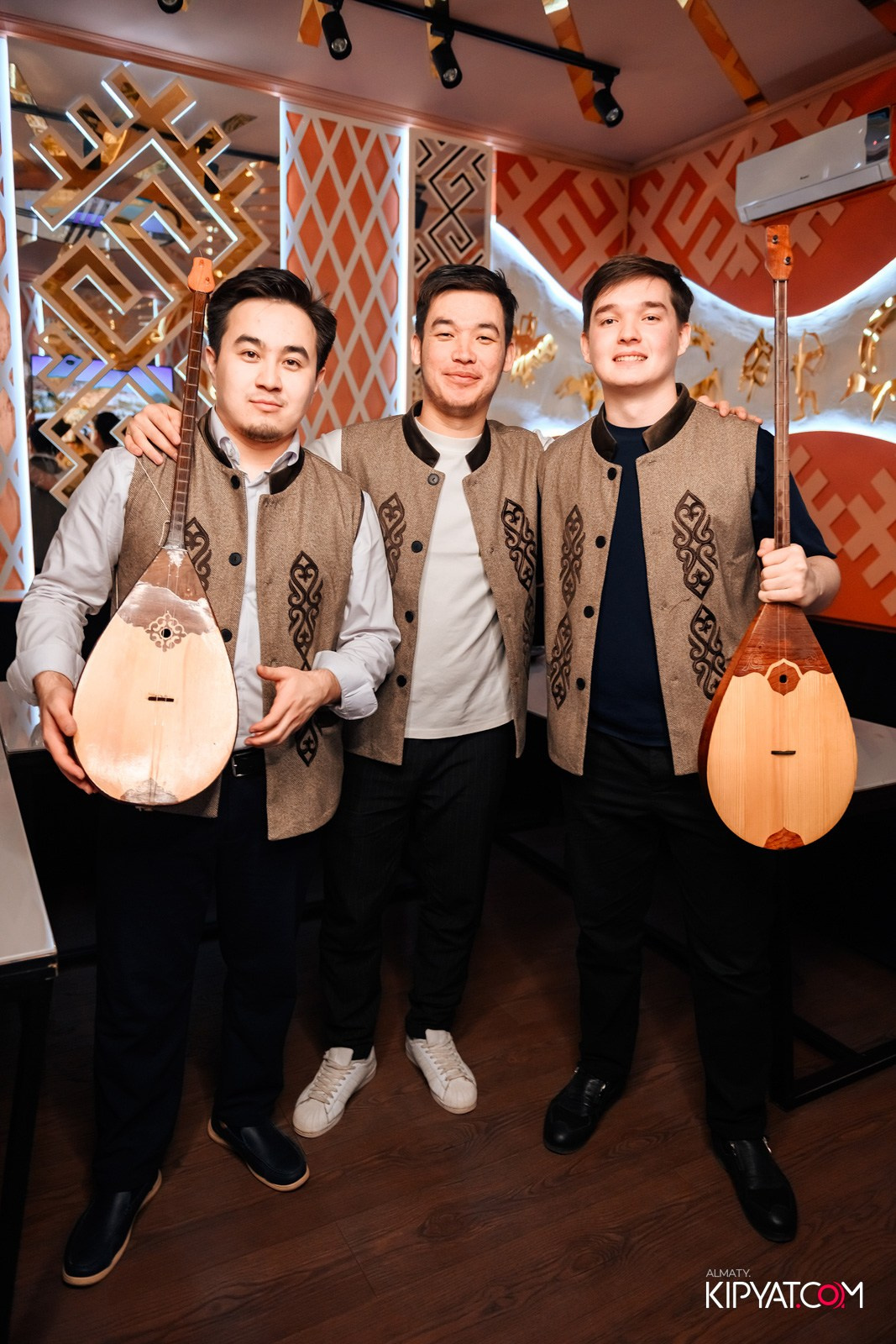 УХО И МЕДВЕДЬ НА ГАГАРИНА. КИПЯТКОМ АЛМАТЫ!