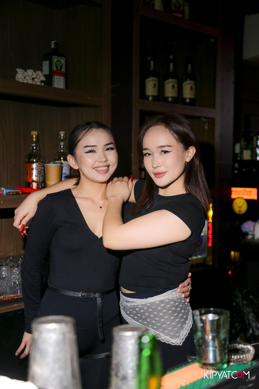 UYAT EMES BAR. КИПЯТКОМ АЛМАТЫ!