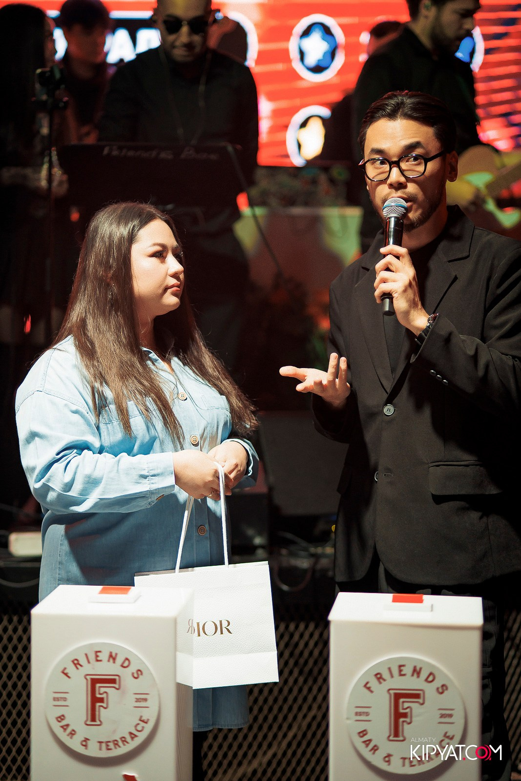 FRIENDS BAR & TERRACE. КИПЯТКОМ АЛМАТЫ!