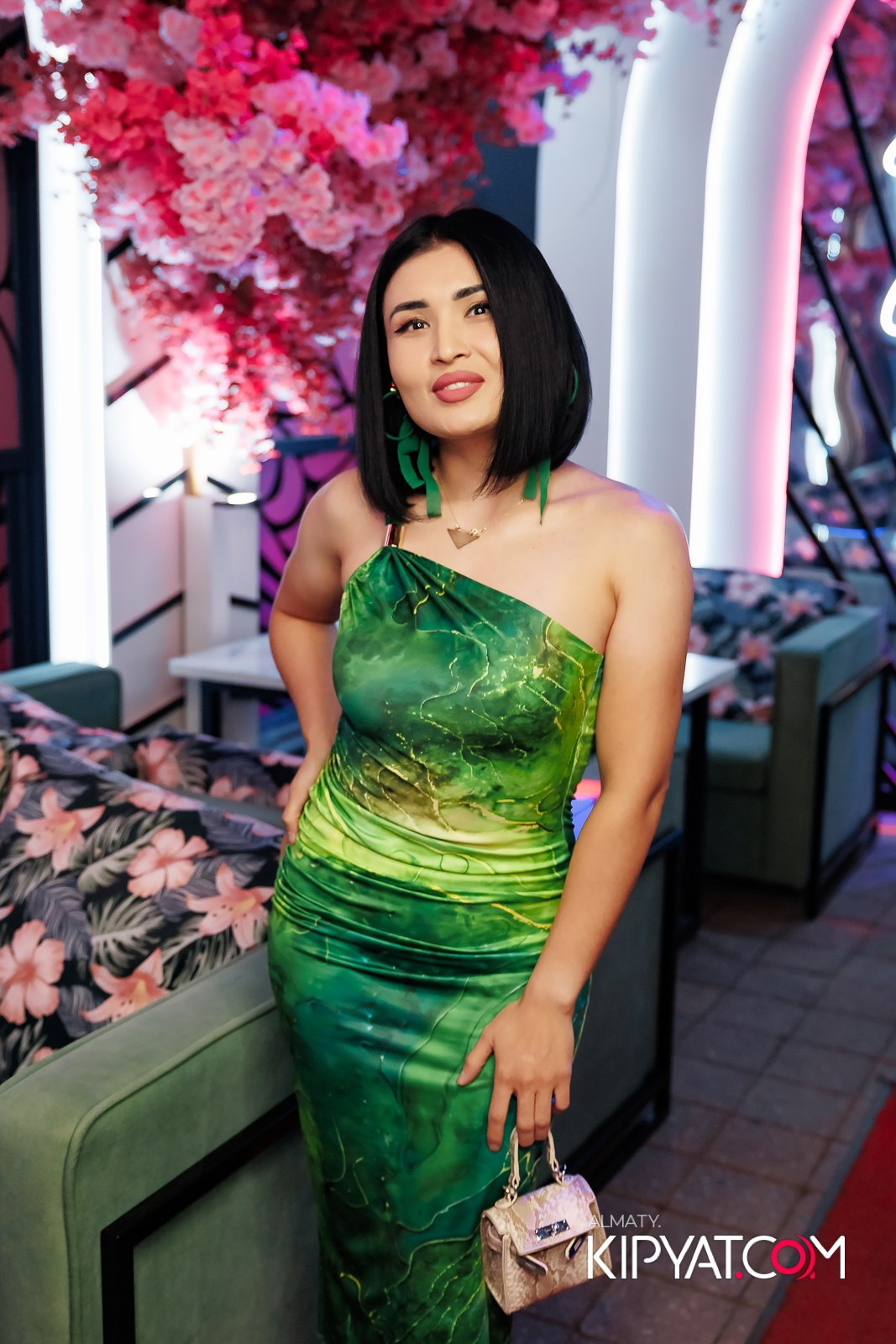 ЗАЯ, НА БИС. КИПЯТКОМ АЛМАТЫ!