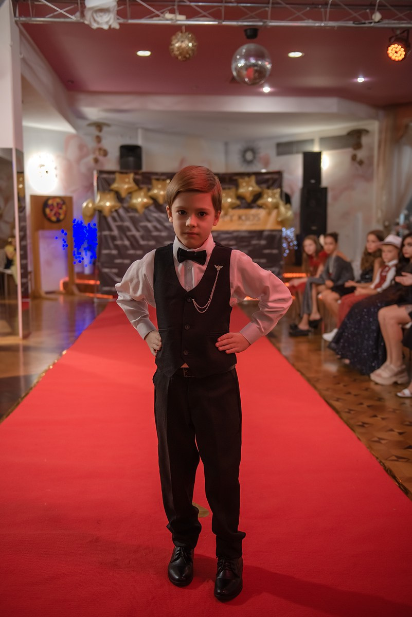 HAPPYkids дефиле санаторий Октябрьский. Семейный и коммерческий фотограф в Сочи Александр Бодунов