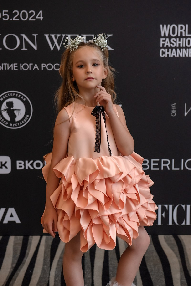 SochiFashionWeek2024 дизайнер Анохина. Семейный и коммерческий фотограф в Сочи Александр Бодунов