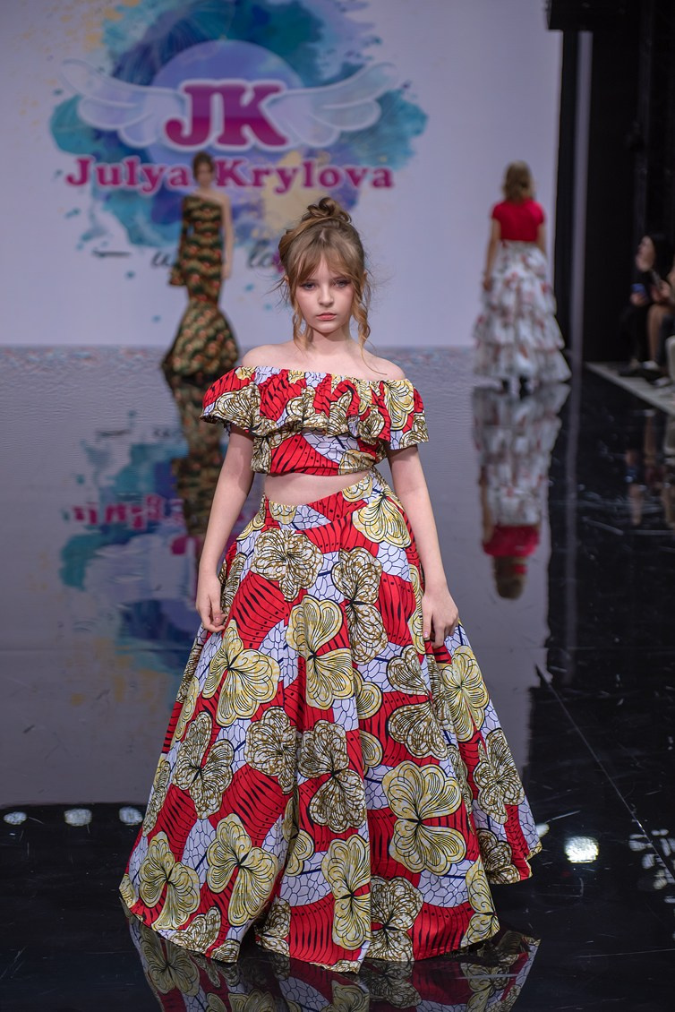 SochiFashionWeek2024 дизайнер Юлия Крылова. Семейный и коммерческий фотограф в Сочи Александр Бодунов