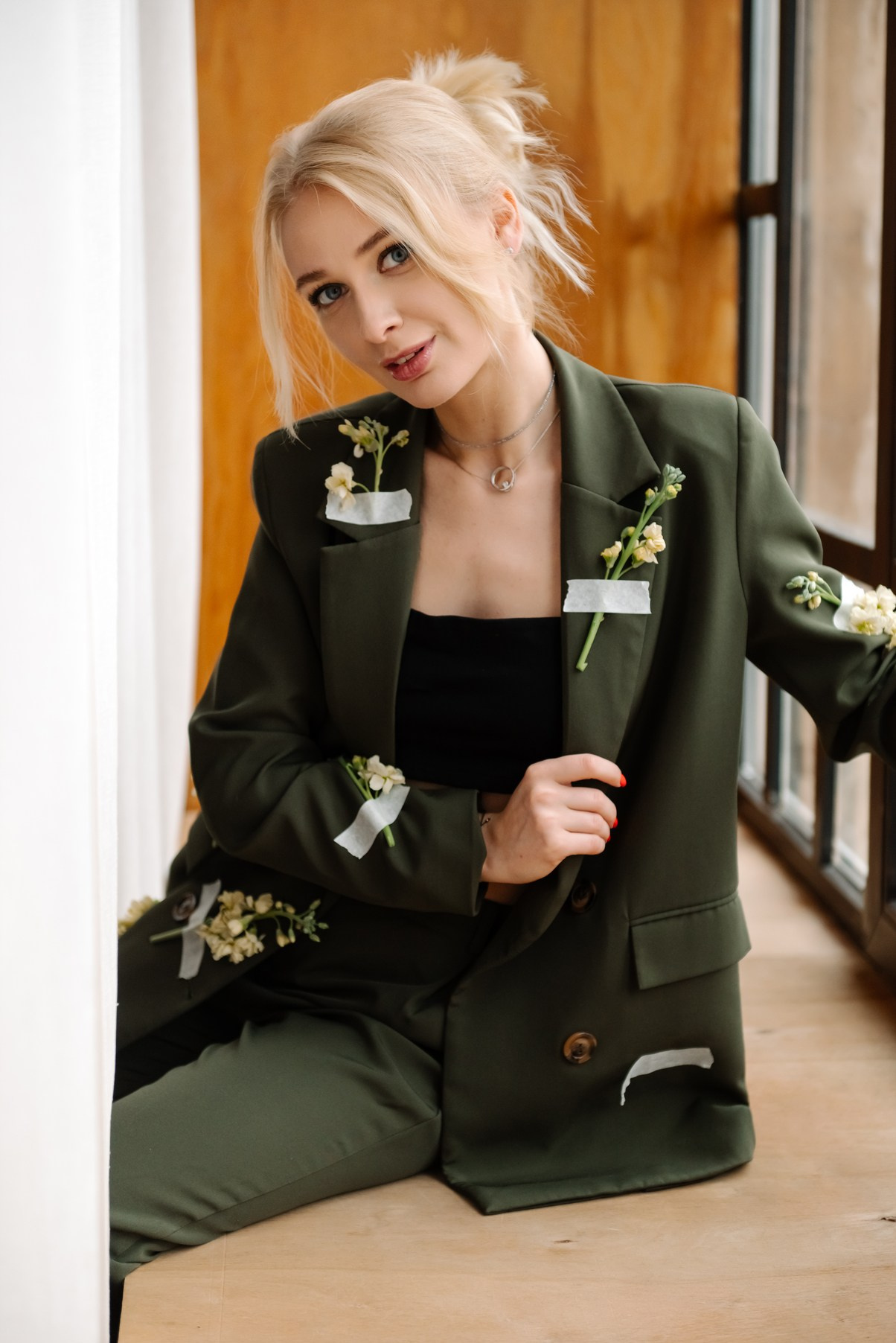 Индивидуальная. Деловой образ с цветами. Свадебный и сеейный фотограф в Санкт-Петербурге Елена Худякова