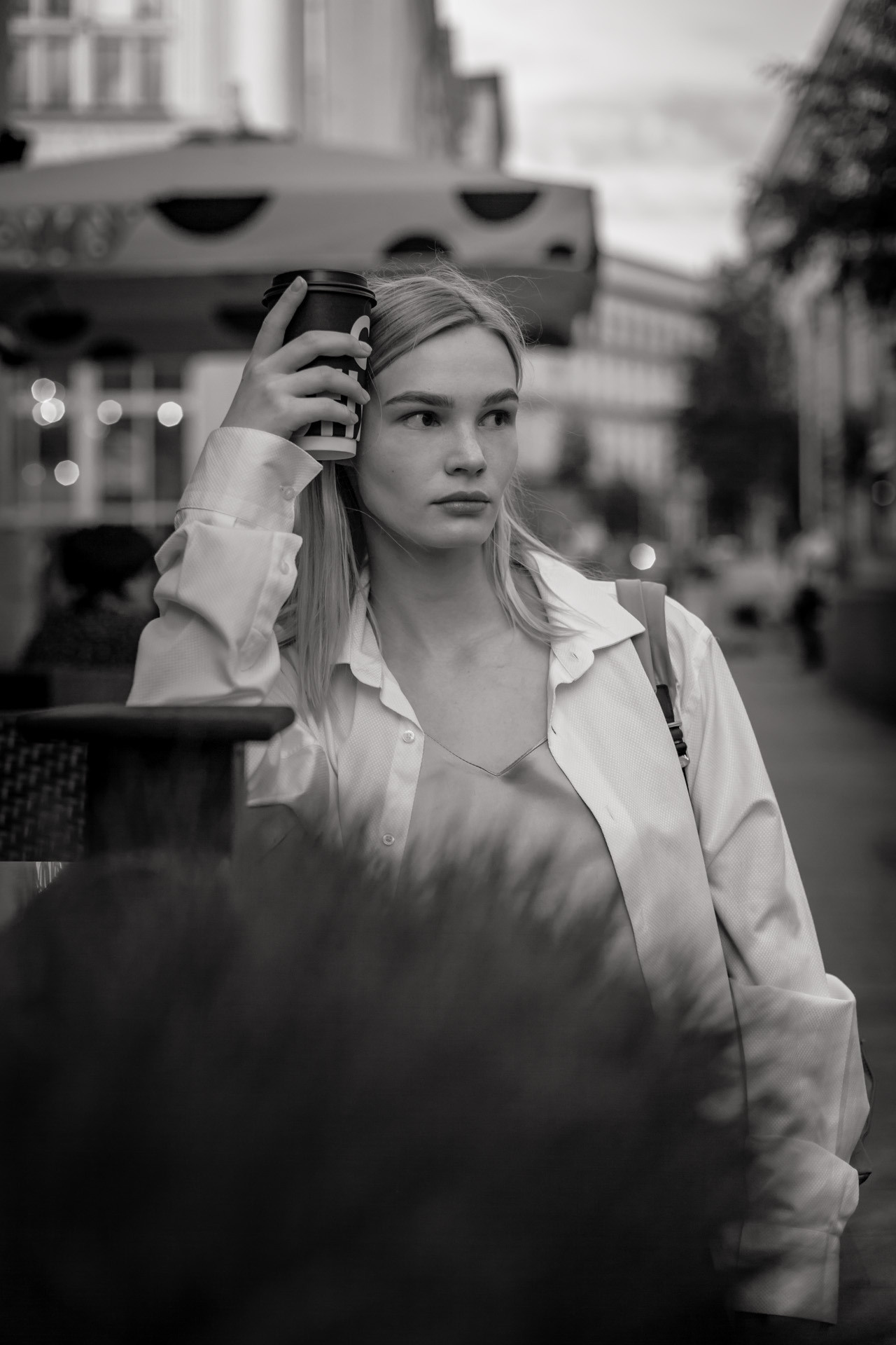 Фотосессия девушки в городе, фотопрогулка по Москве, Уличная фотосесси. Свадебный фотограф Дмитрий Гладков