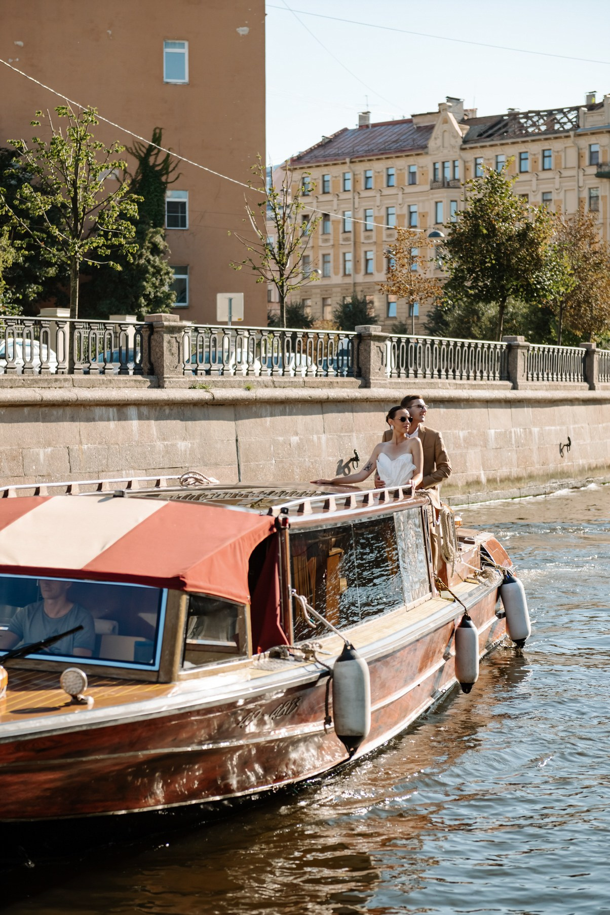 Свадьба на катере. Свадебный и сеейный фотограф в Санкт-Петербурге Елена Худякова
