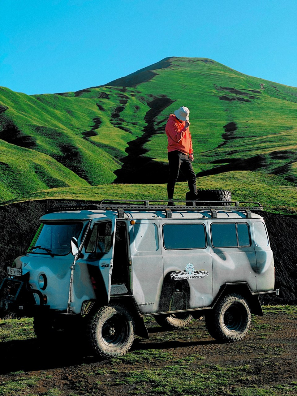 Современная концептуальная фотография о теле, уязвимости и идентичности. Визуальная практика на стиле честности, пост-иронии и искусства.Рекламная фотография, Концептуальная фотография, Современный художник, Психология, Коммерческий фотограф, Репортажный фотограф, Стрит фотография, Арт, Сюрреализм, Мобильная фотография, Снято на айфон, Дима Бурза