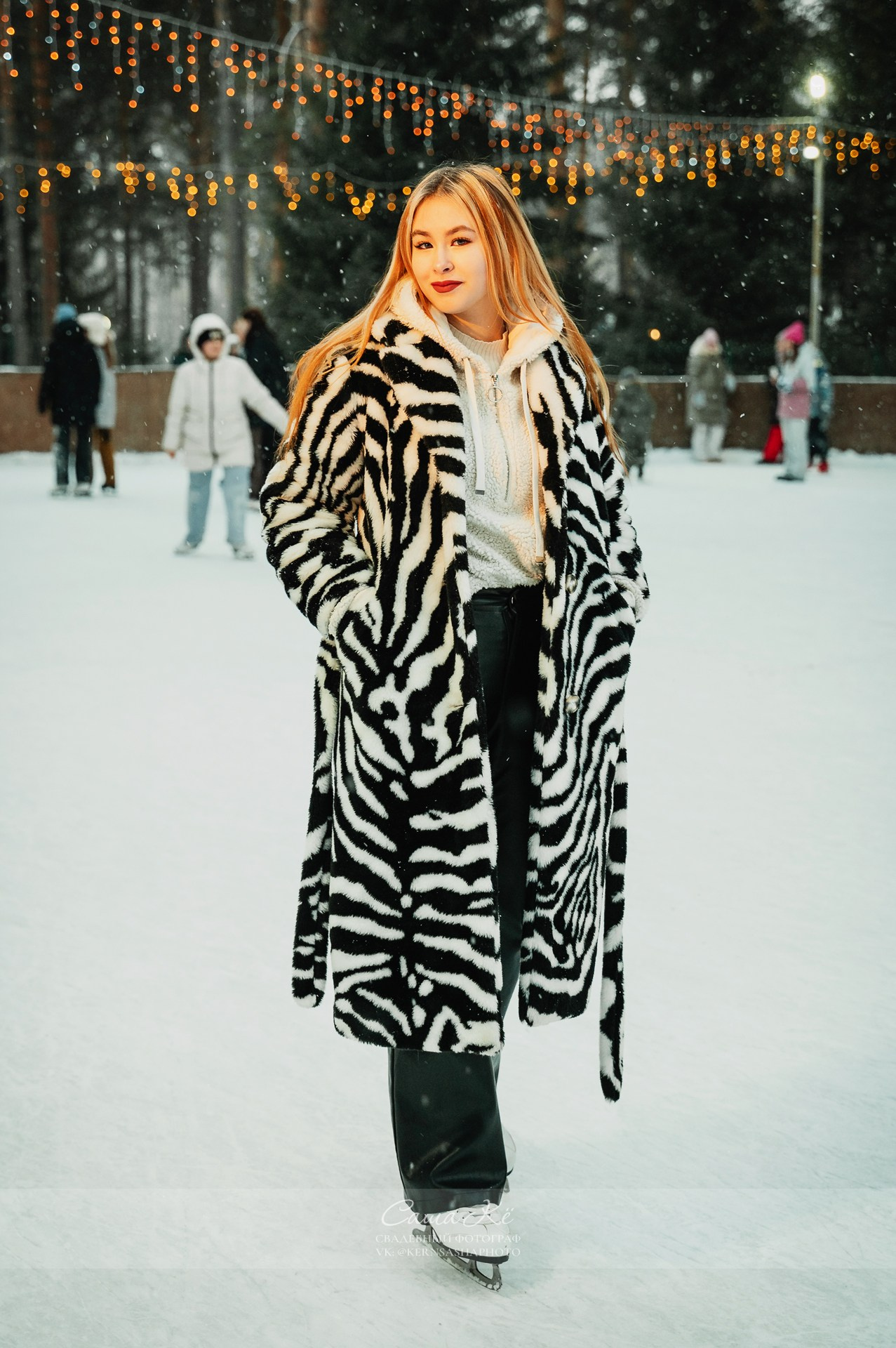 Смело идёте по льду в оригинальном наряде. Профессиональный фотограф из Новосибирска — Саша Кё.