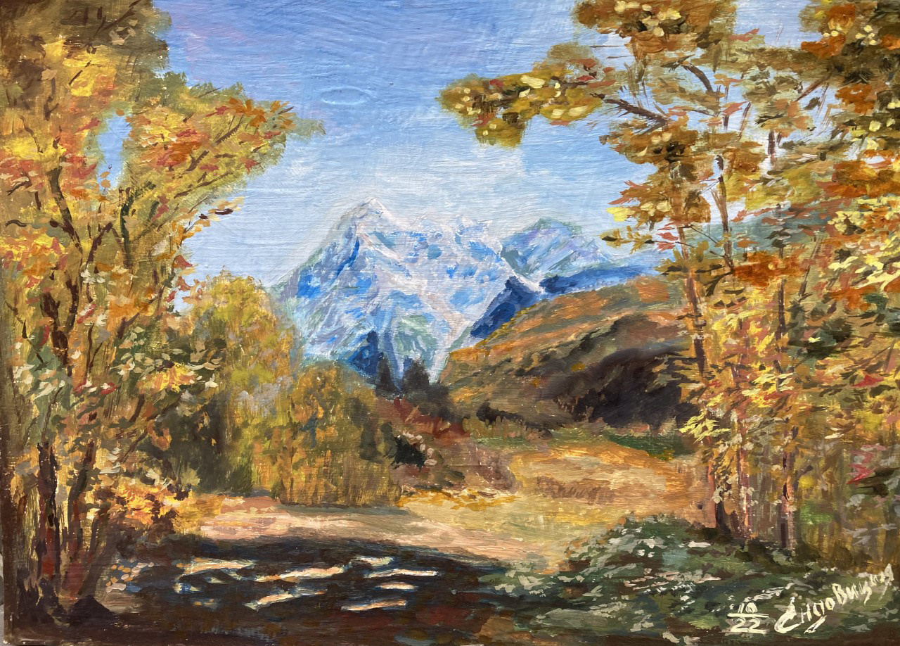 осень. желтые листья на деревьях в приэльбрусье