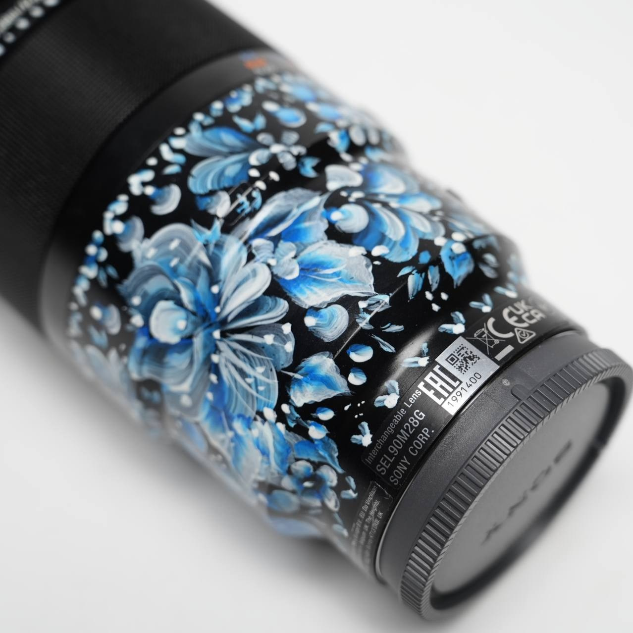 Sony 90 mm f 2,8 macro G «Гжель». Авторская роспись объективов. Превратите технику в арт-объект