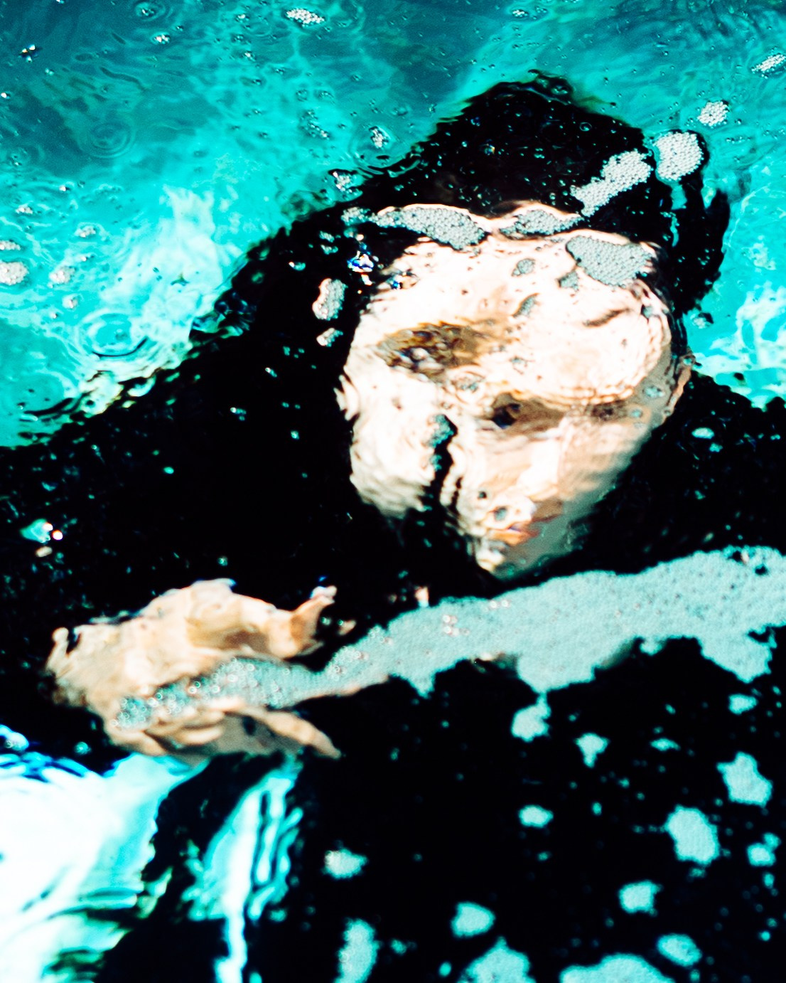 Мужская психологическая съёмка под водой. Фотоведьма Дарья Нечинская