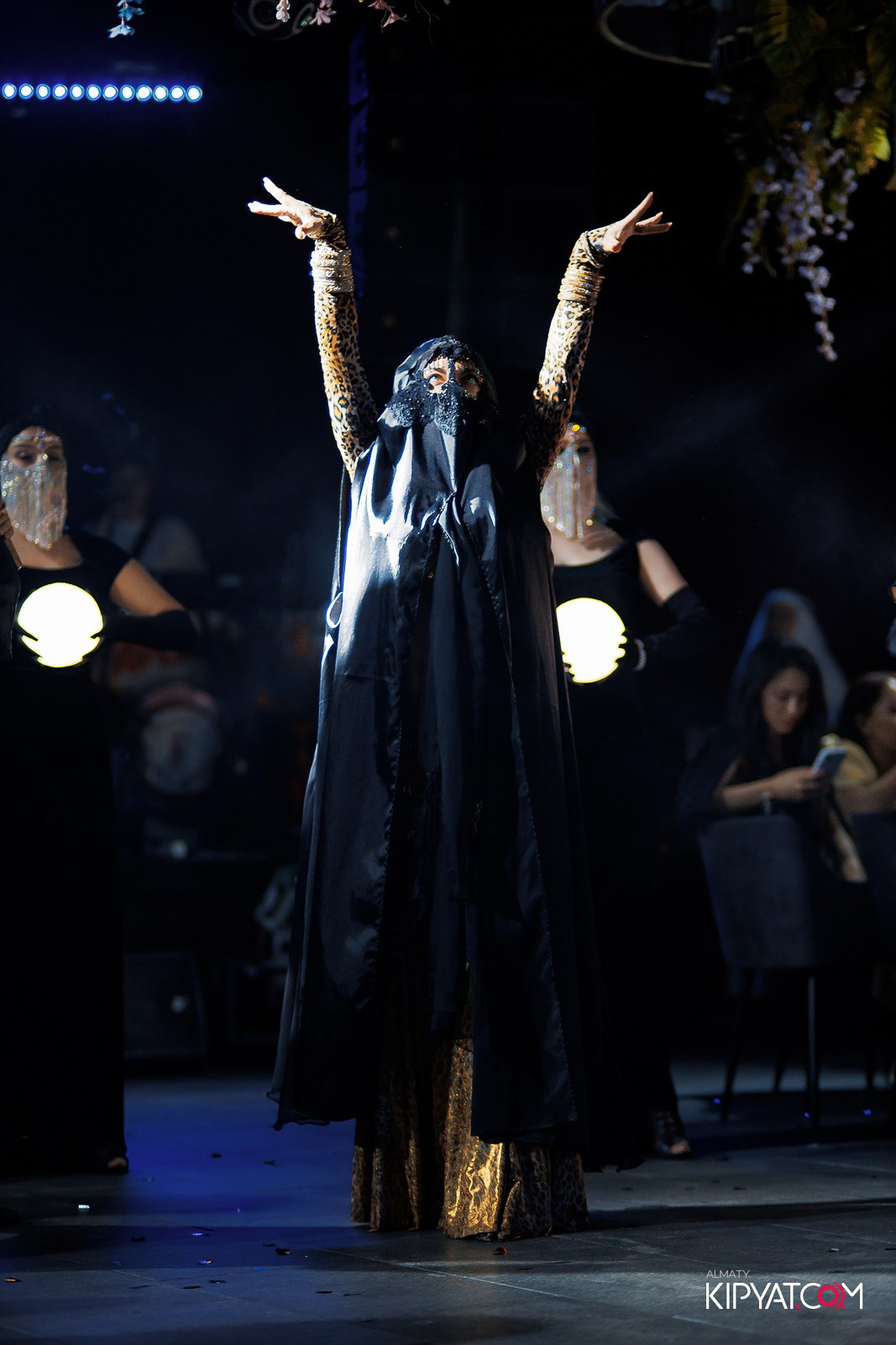 FRIENDS BAR & TERRACE. КИПЯТКОМ АЛМАТЫ!