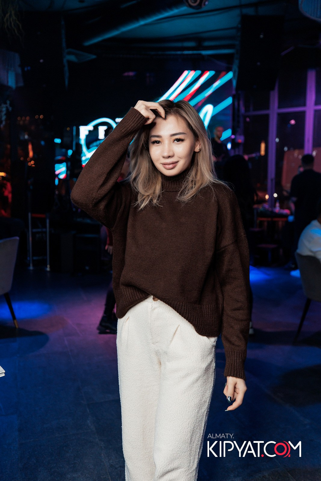 FRIENDS BAR & TERRACE. КИПЯТКОМ АЛМАТЫ!