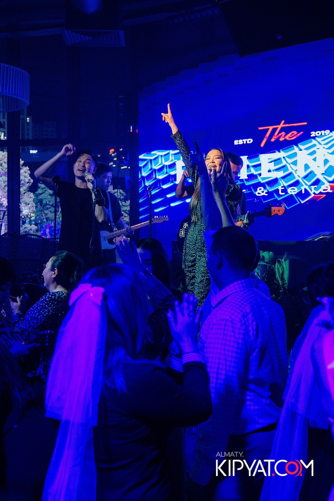 FRIENDS BAR & TERRACE. КИПЯТКОМ АЛМАТЫ! Фотосъемка мероприятий в Алматы