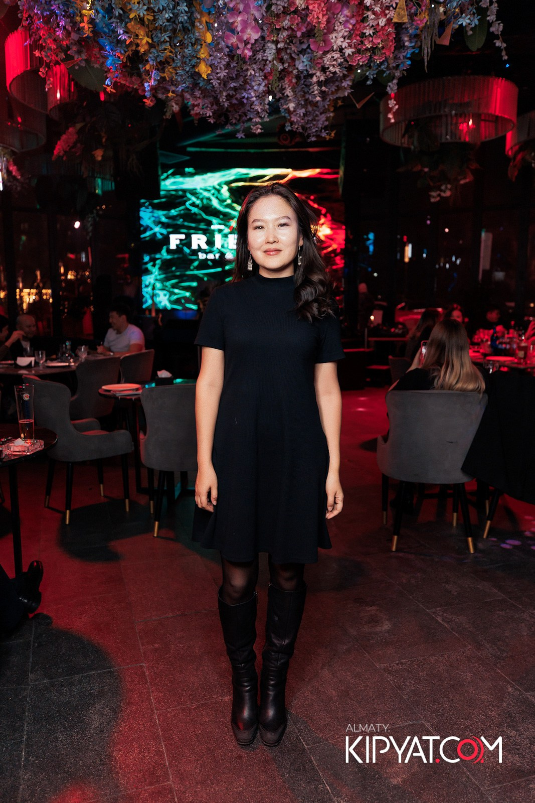 FRIENDS BAR & TERRACE. КИПЯТКОМ АЛМАТЫ!