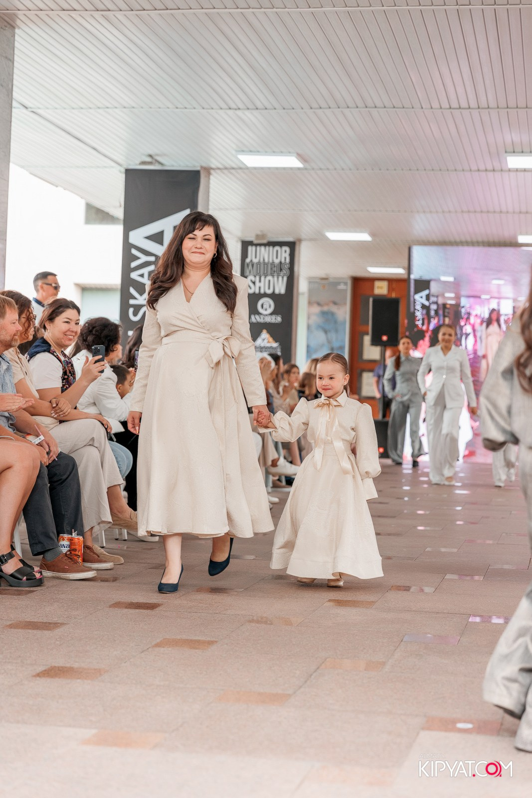 JUNIOR FASHION SHOW. КИПЯТКОМ АЛМАТЫ!